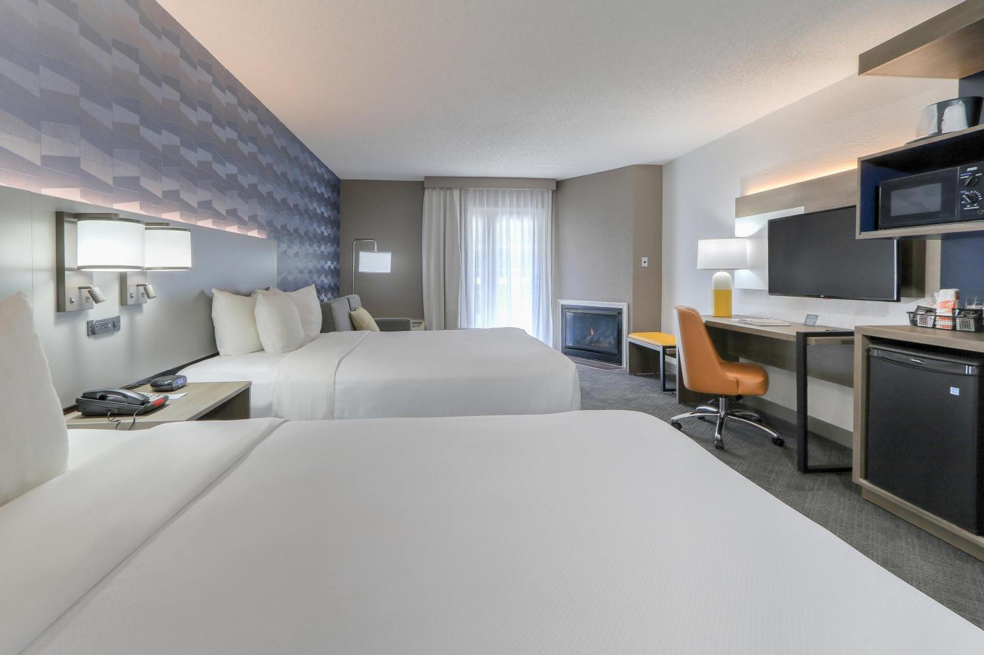 Comfort Inn & Suites At Dollywood Lane Pigeon Forge Esterno foto