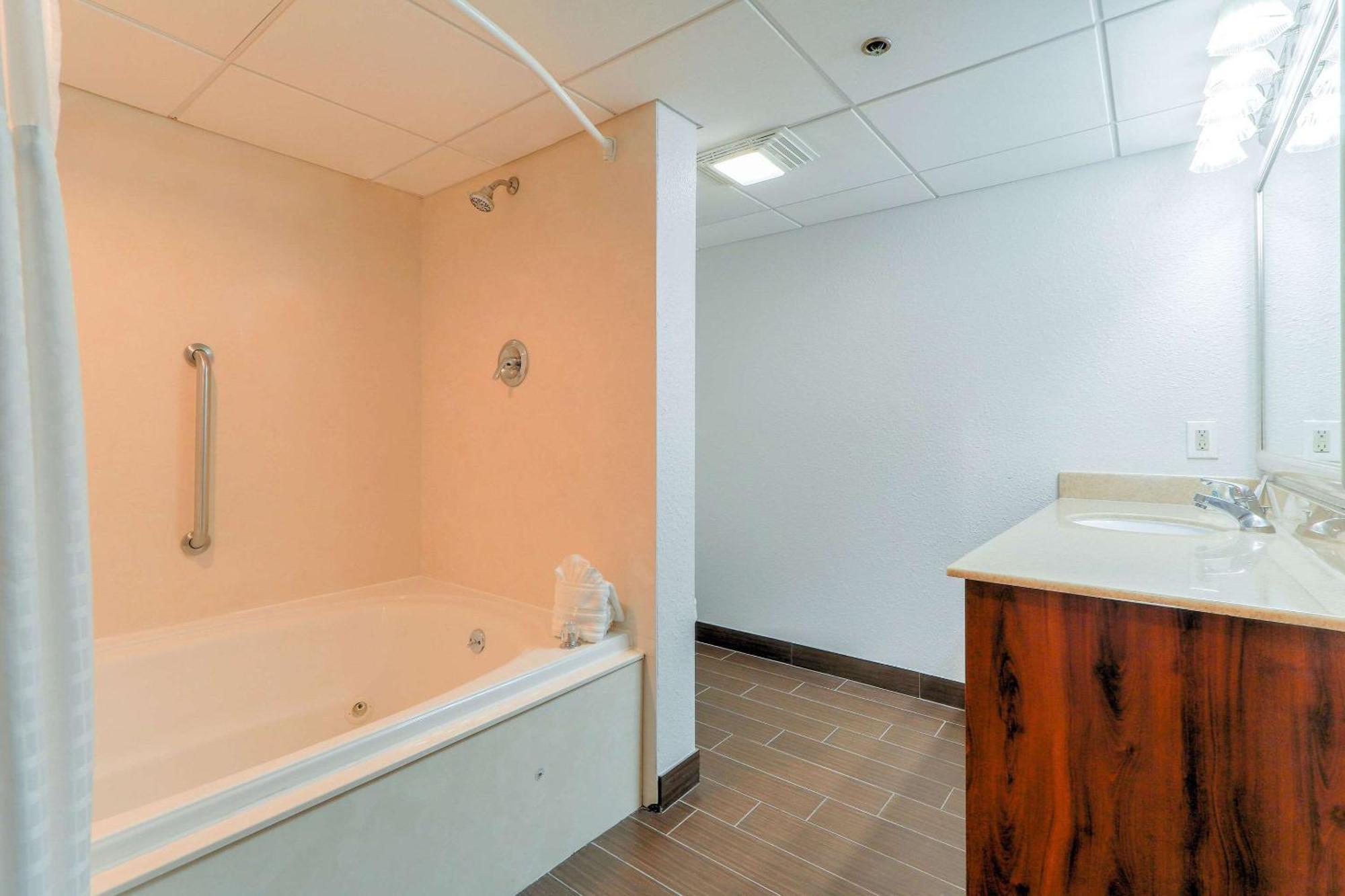 Comfort Inn & Suites At Dollywood Lane Pigeon Forge Esterno foto