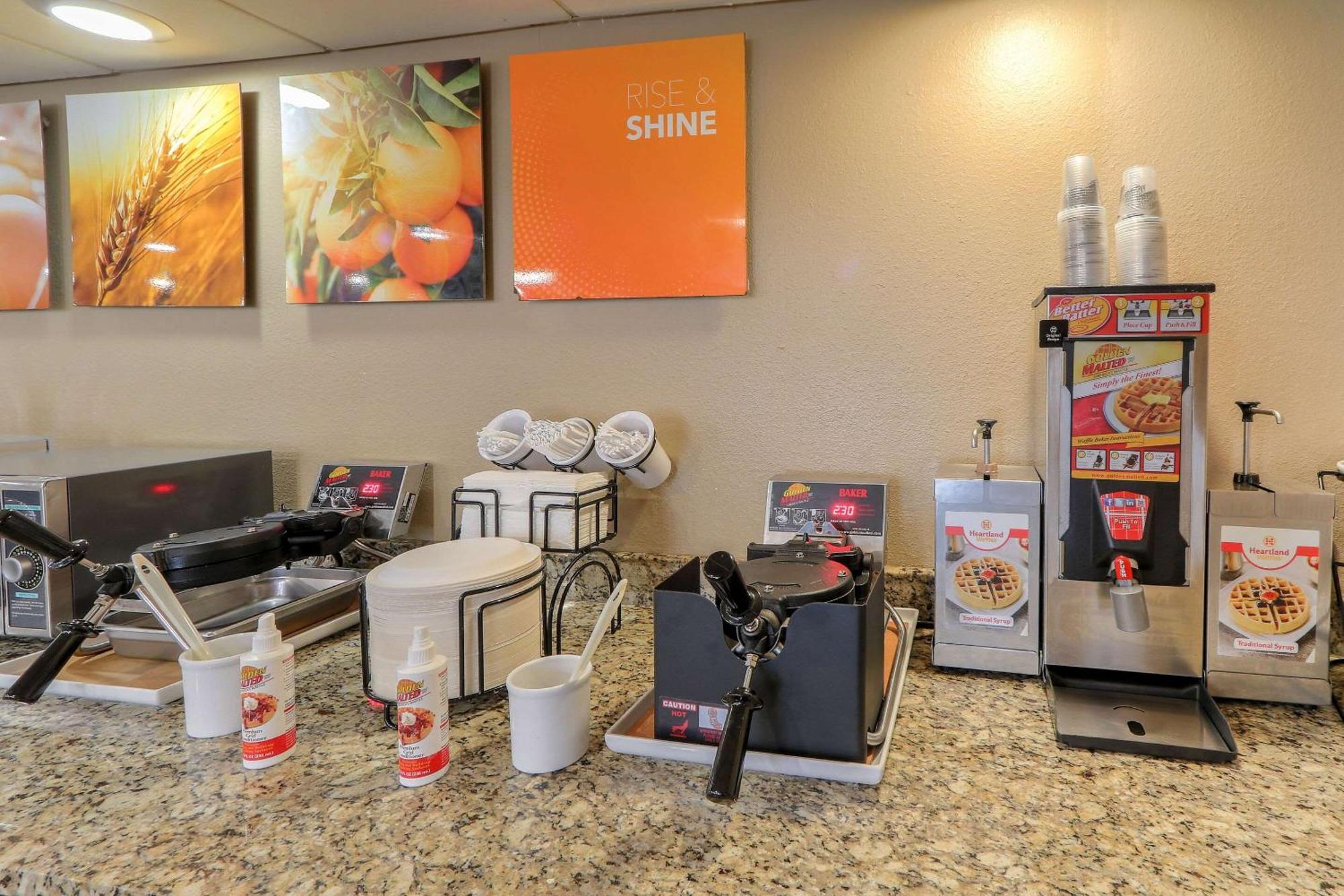 Comfort Inn & Suites At Dollywood Lane Pigeon Forge Esterno foto